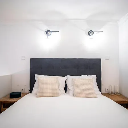 Wonderful Downtown Studio By Lovelystay * Oporto