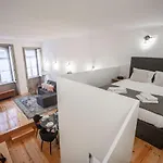 Wonderful Downtown Studio By Lovelystay * Oporto